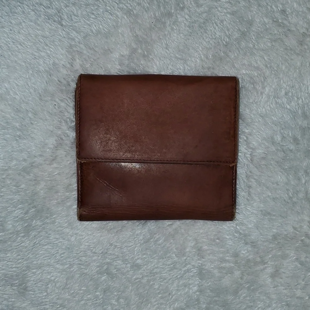 Gucci Compact Wallet with Piston Lock